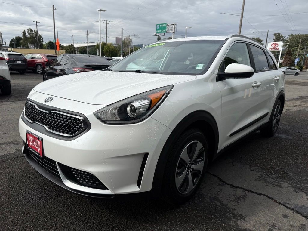 Used 2017 Kia Niro LX SUV