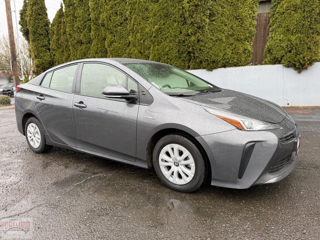 Used 2019 Toyota Prius L Hatchback