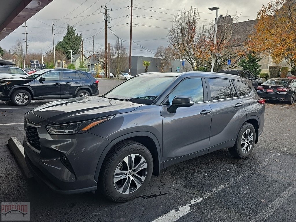 Used 2023 Toyota Highlander XLE SUV