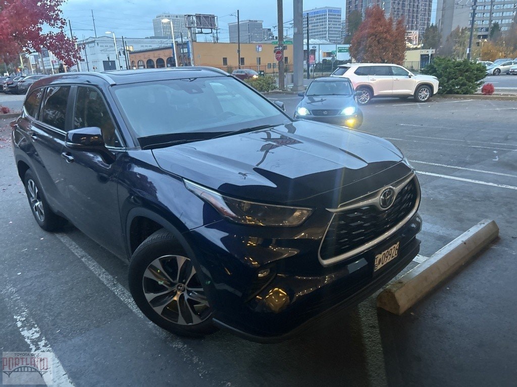 Used 2023 Toyota Highlander XLE SUV