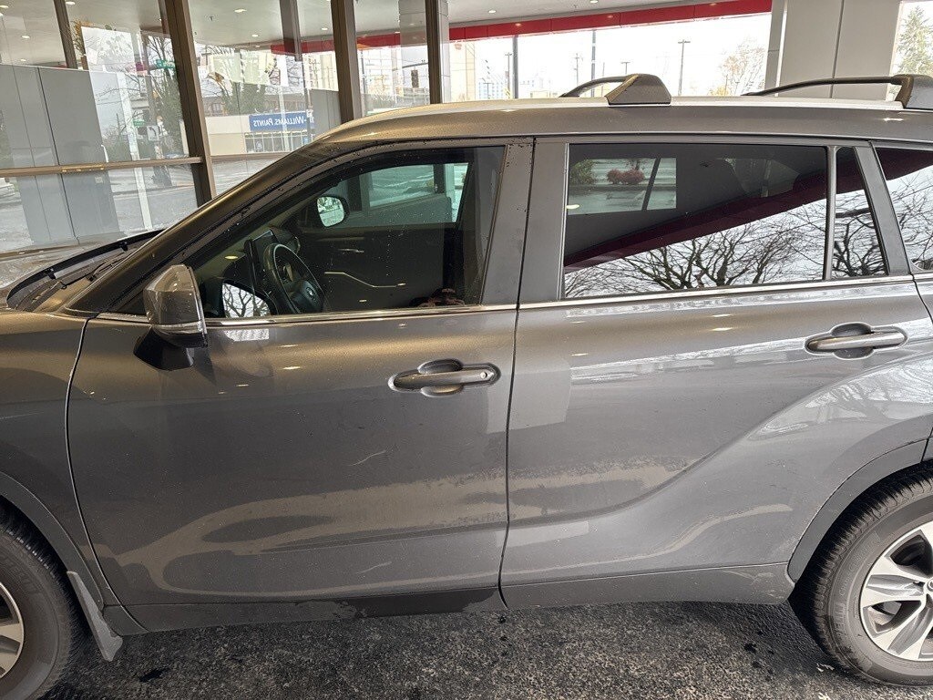 Used 2023 Toyota Highlander XLE SUV