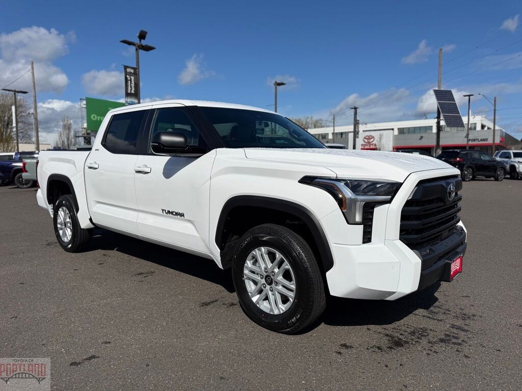 New 2026 Toyota Tundra SR5 SR5 CREWMAX 5.5