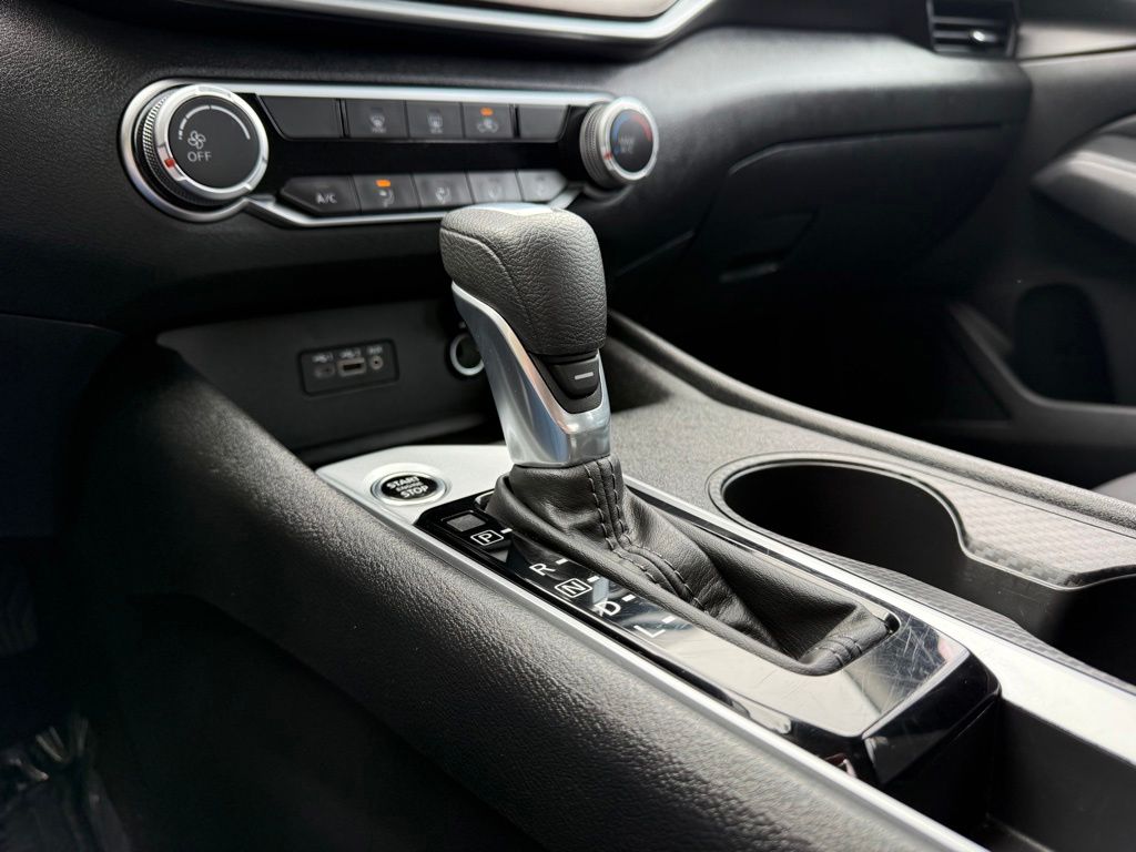 2025 Nissan Altima SV - Photo 22