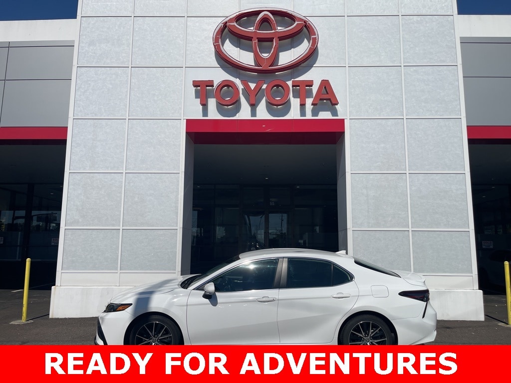 Used 2024 Toyota Camry SE Sedan