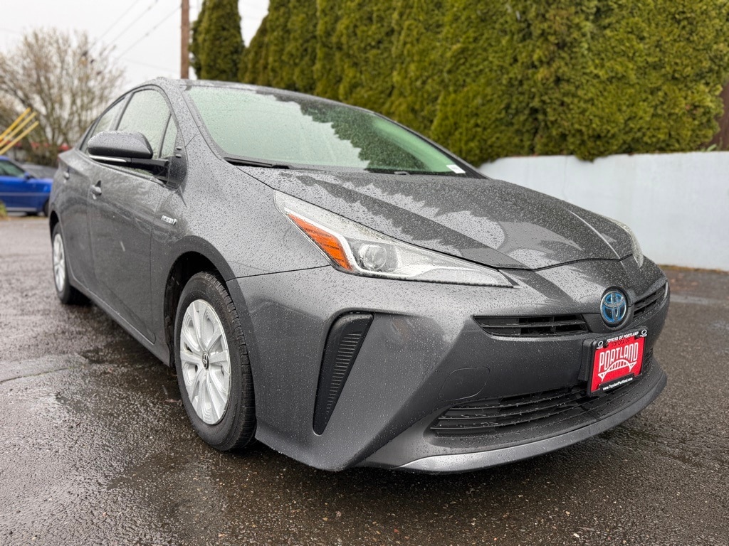 Used 2019 Toyota Prius L Hatchback