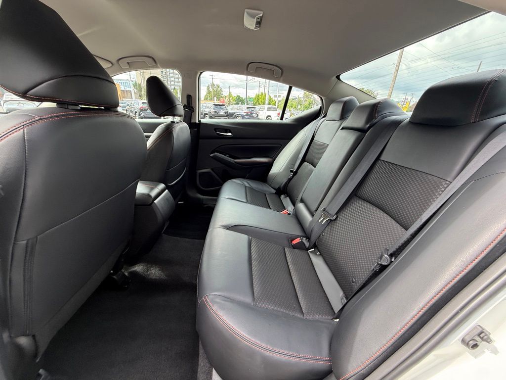 2025 Nissan Altima SR - Photo 15