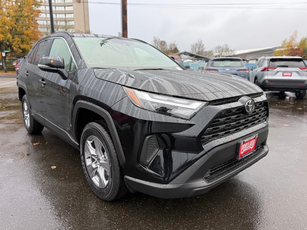 New 2025 Toyota RAV4 XLE XLE AWD SUV