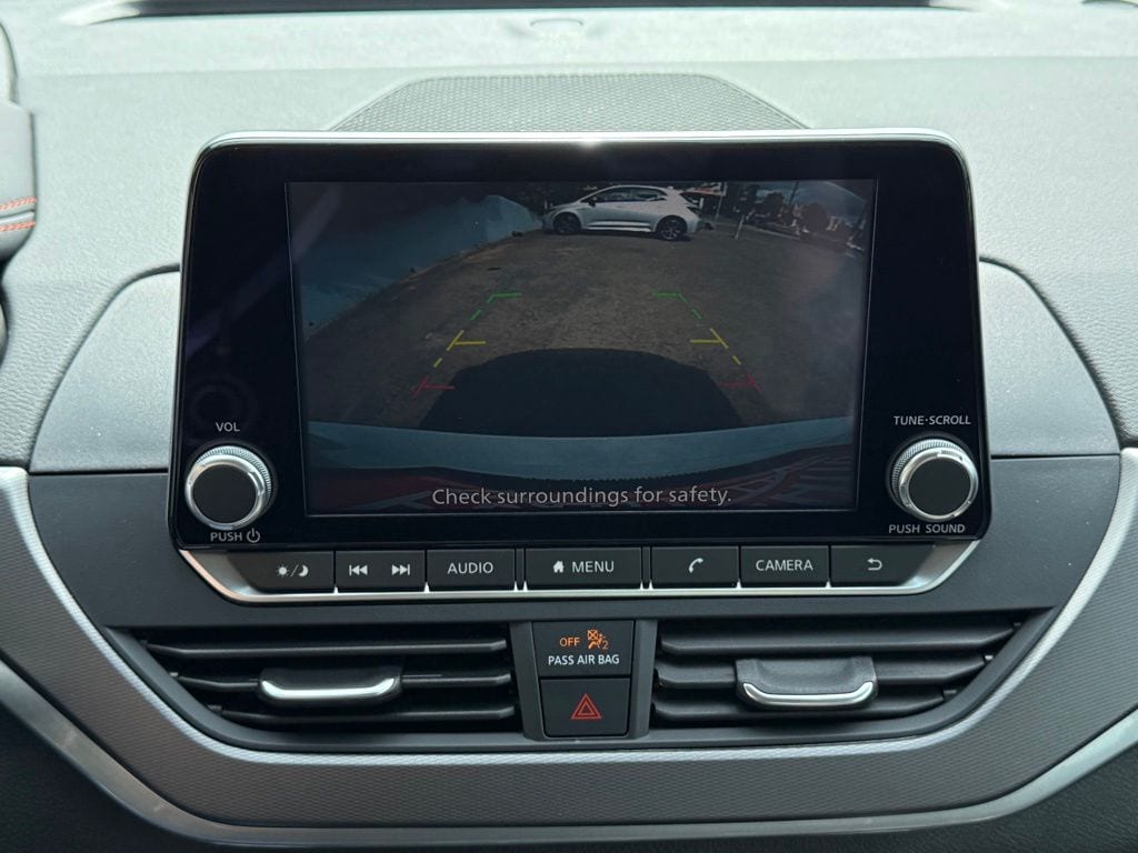 2025 Nissan Altima SR - Photo 23