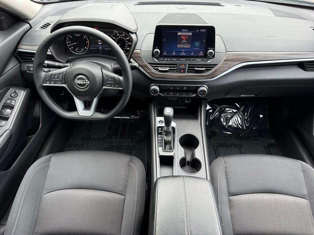 2025 Nissan Altima SV - Photo 16