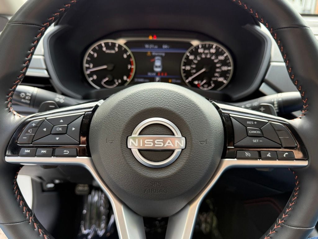 2025 Nissan Altima SR - Photo 30