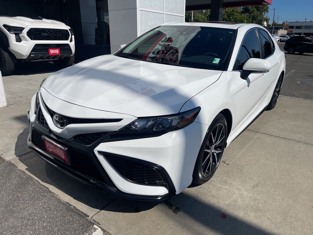 2023 Toyota Camry SE photo 2