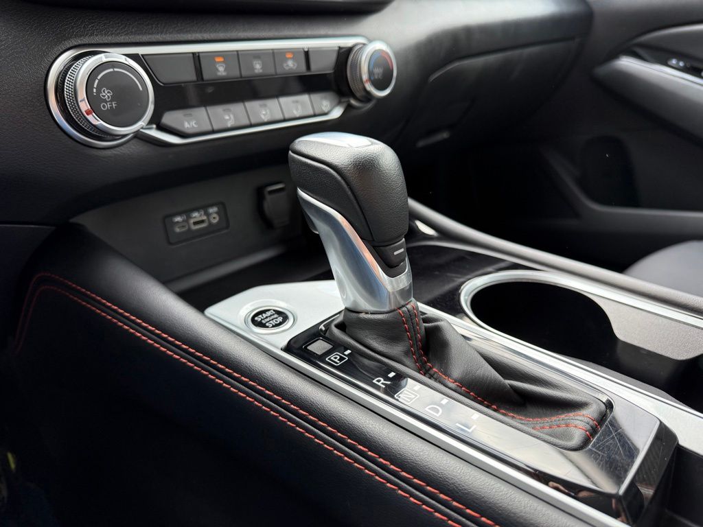 2025 Nissan Altima SR - Photo 24