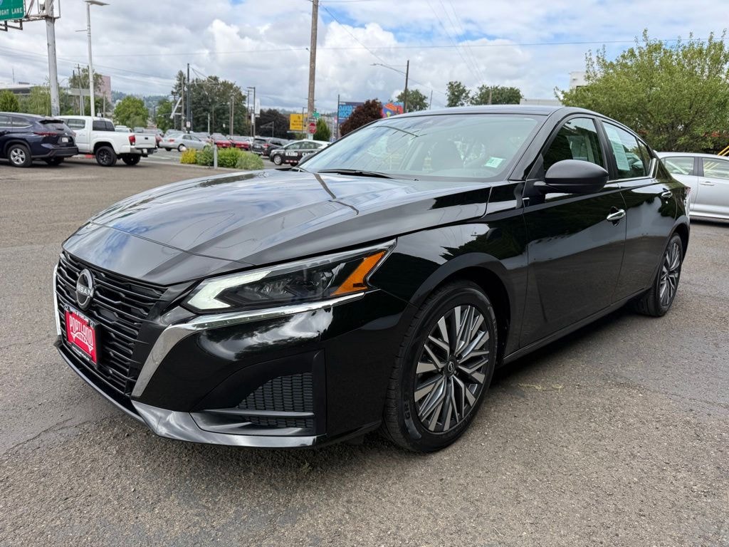 Used 2025 Nissan Altima 2.5 SV Sedan