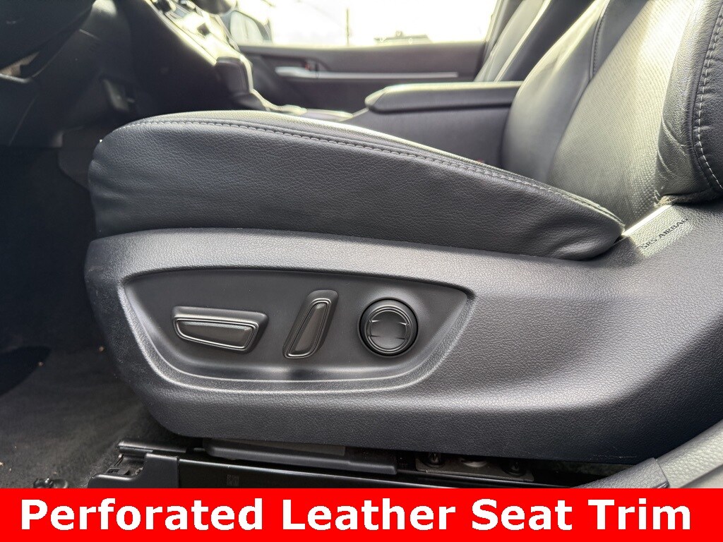 2023 Toyota Camry XSE photo 4