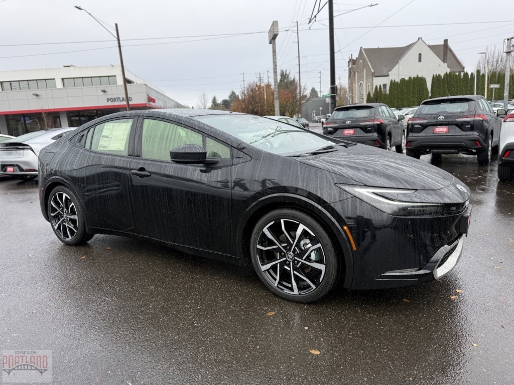 2026 Toyota Prius XSE's photo