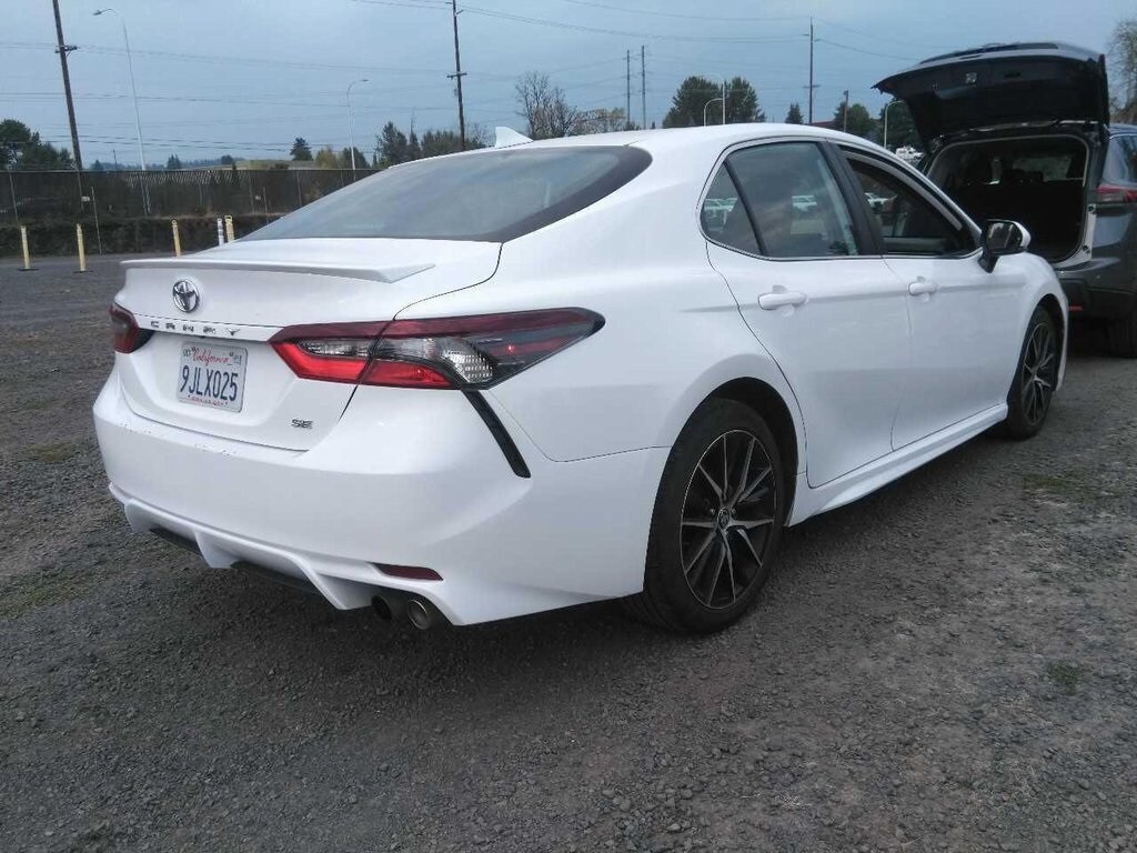 2024 Toyota Camry SE photo 4