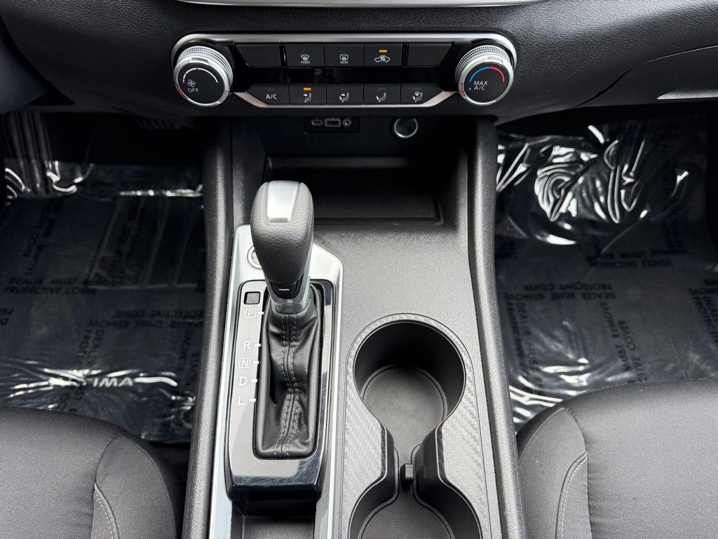 2025 Nissan Altima SV - Photo 18