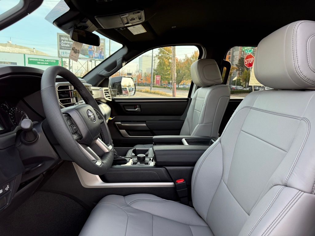 2026 Toyota Tundra SR5 - Photo 12