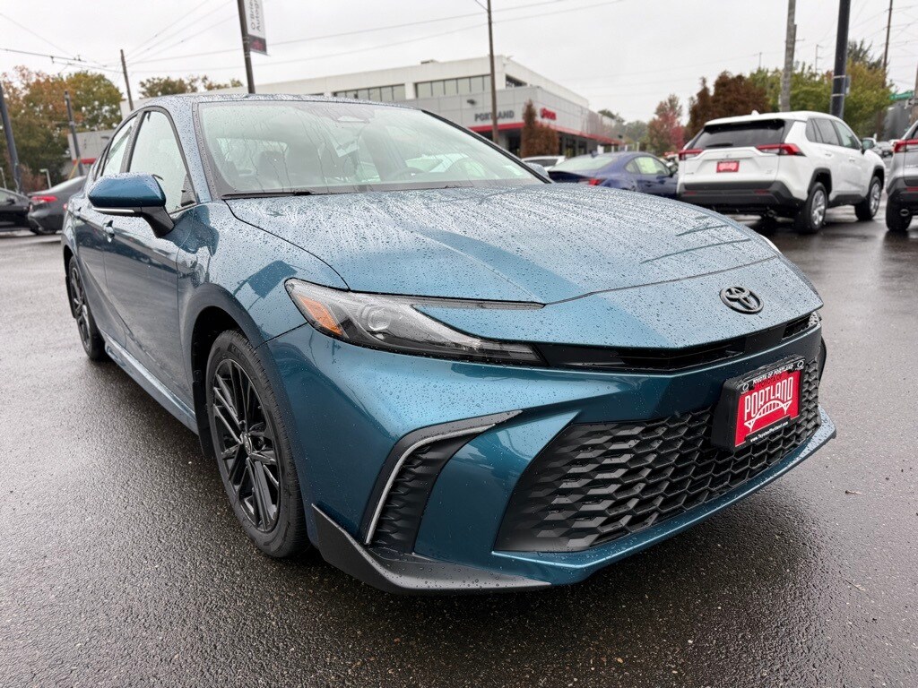 2026 Toyota Camry SE photo 2