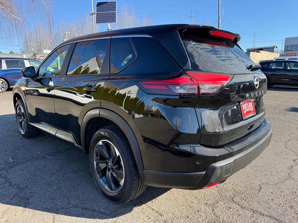 Used 2024 Nissan Rogue SV SUV