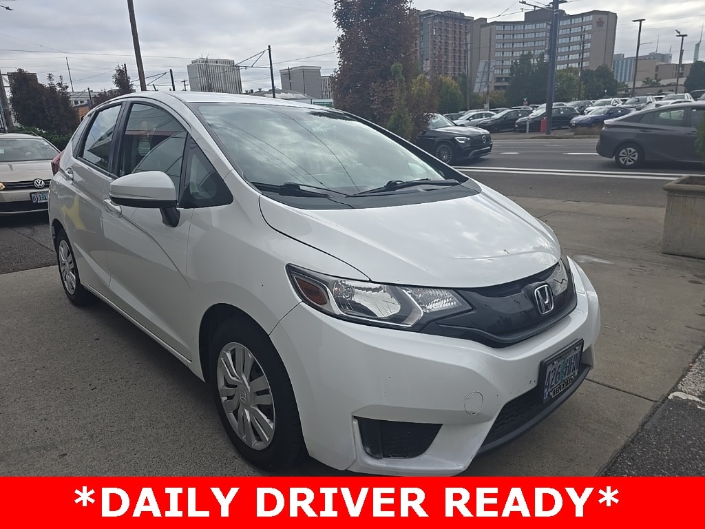 Used 2015 Honda Fit LX with VIN 3HGGK5H5XFM738370 for sale in Portland, OR