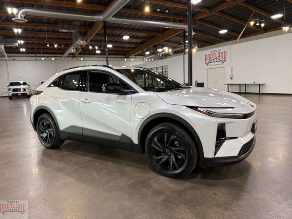 2026 Toyota C-HR SE AWD's photo