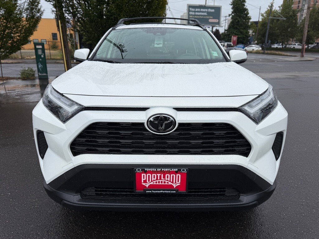 2025 Toyota RAV4 Hybrid XLE photo 2