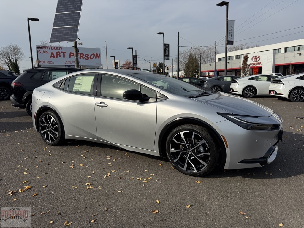 2026 Toyota Prius XSE's photo