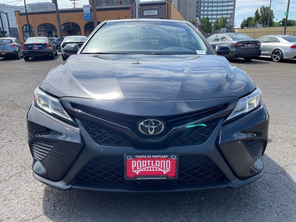 Used 2018 Toyota Camry SE with VIN JTNB11HK9J3007736 for sale in Portland, OR