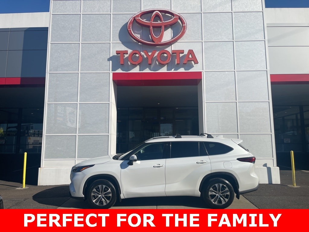 Used 2022 Toyota Highlander XLE SUV