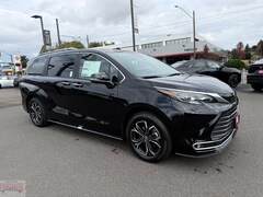 2026 Toyota Sienna Platinum 7 PASSENGER