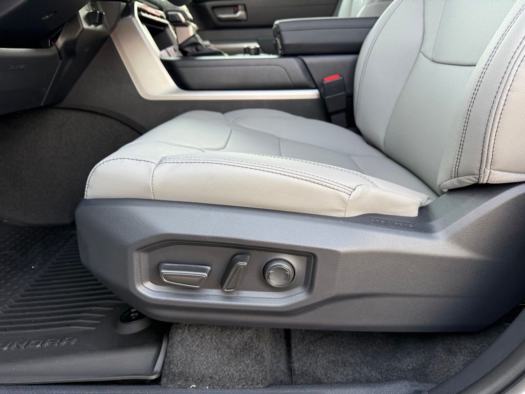 2026 Toyota Tundra SR5 - Photo 13
