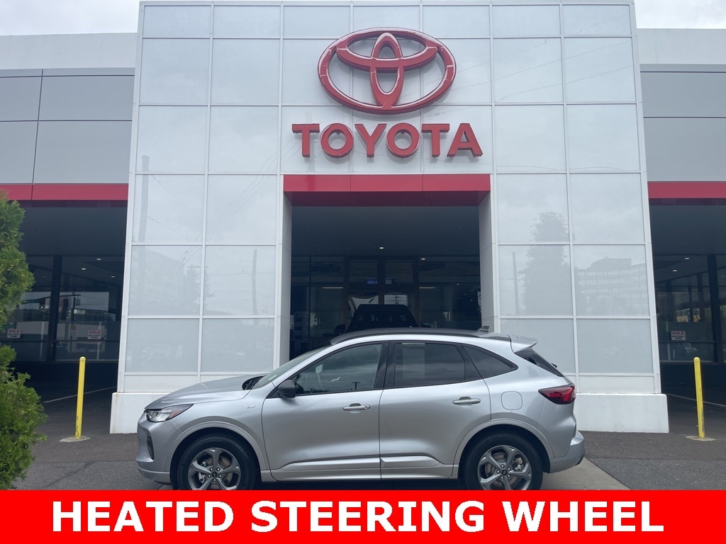 2024 Ford Escape ST-Line's photo