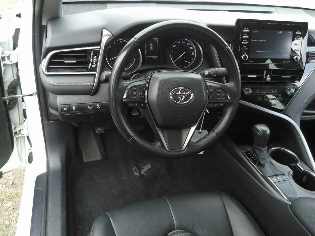 2024 Toyota Camry SE photo 3