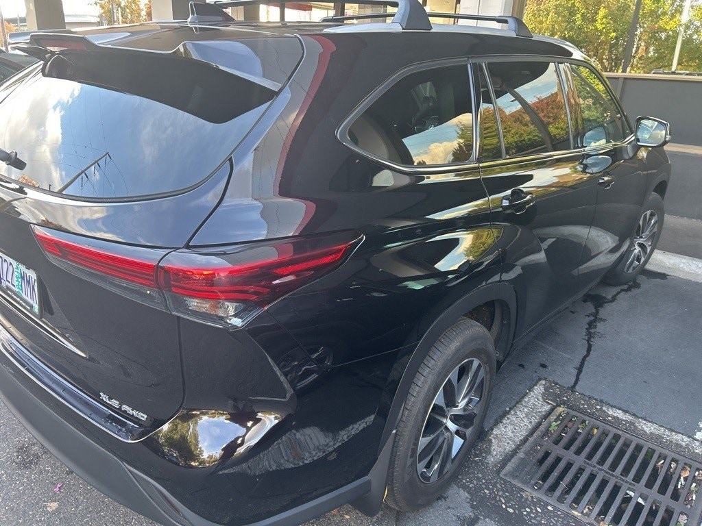 Used 2022 Toyota Highlander XLE SUV