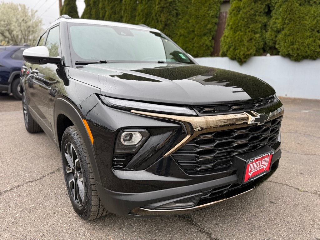 Used 2025 Chevrolet Trailblazer Activ SUV