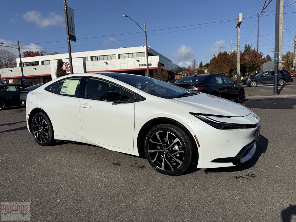 2026 Toyota Prius XSE's photo