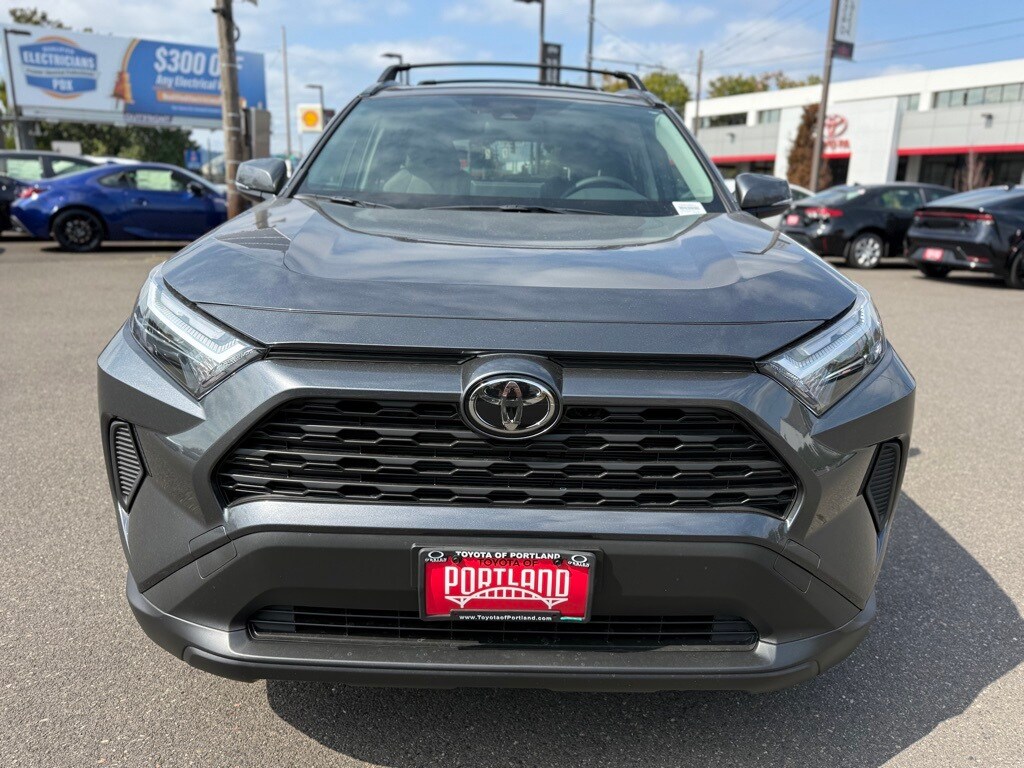 2025 Toyota RAV4 Hybrid XLE photo 2