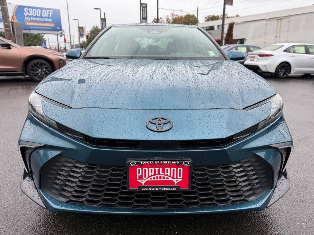 2026 Toyota Camry SE photo 3