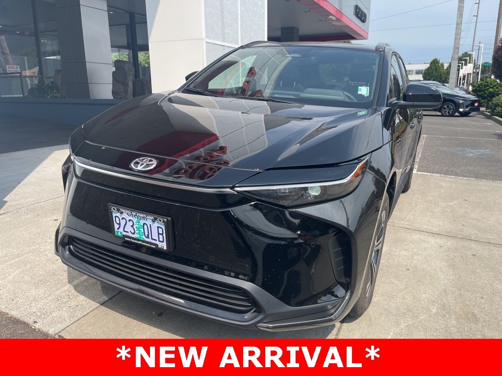 Used 2025 Toyota bZ4X XLE with VIN JTMABACA6SA092799 for sale in Portland, OR