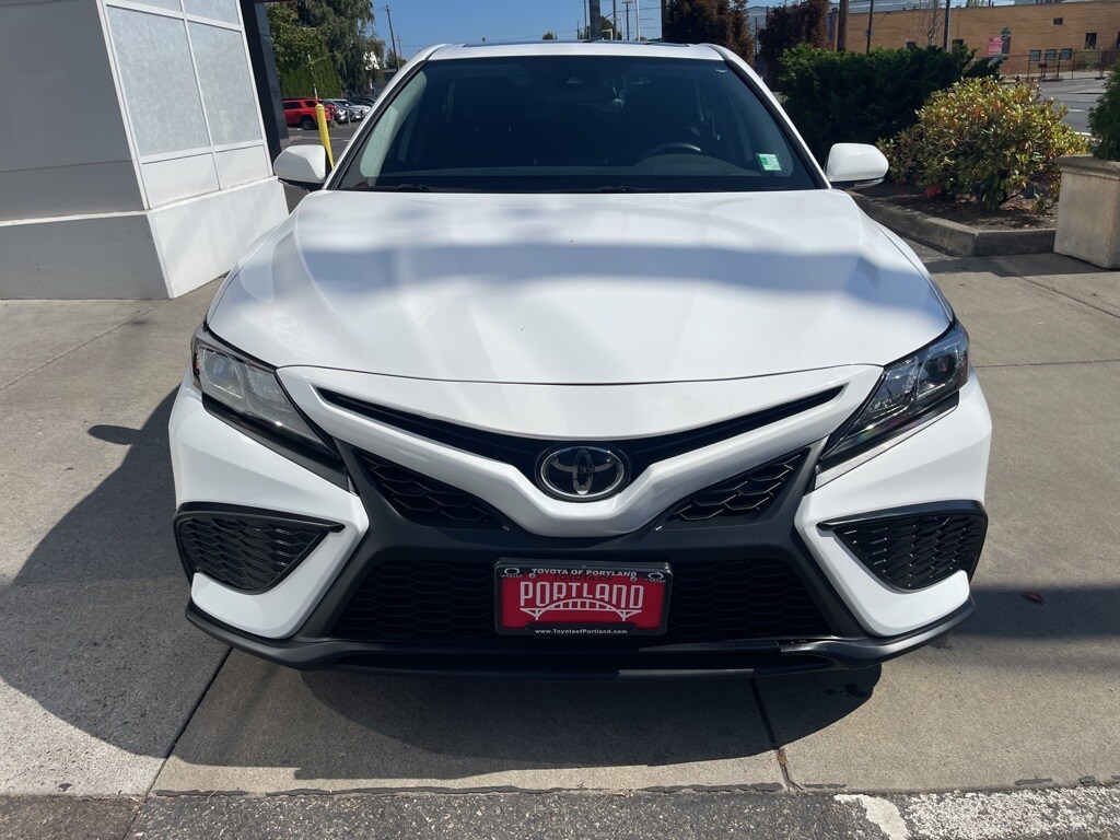 2023 Toyota Camry SE photo 3