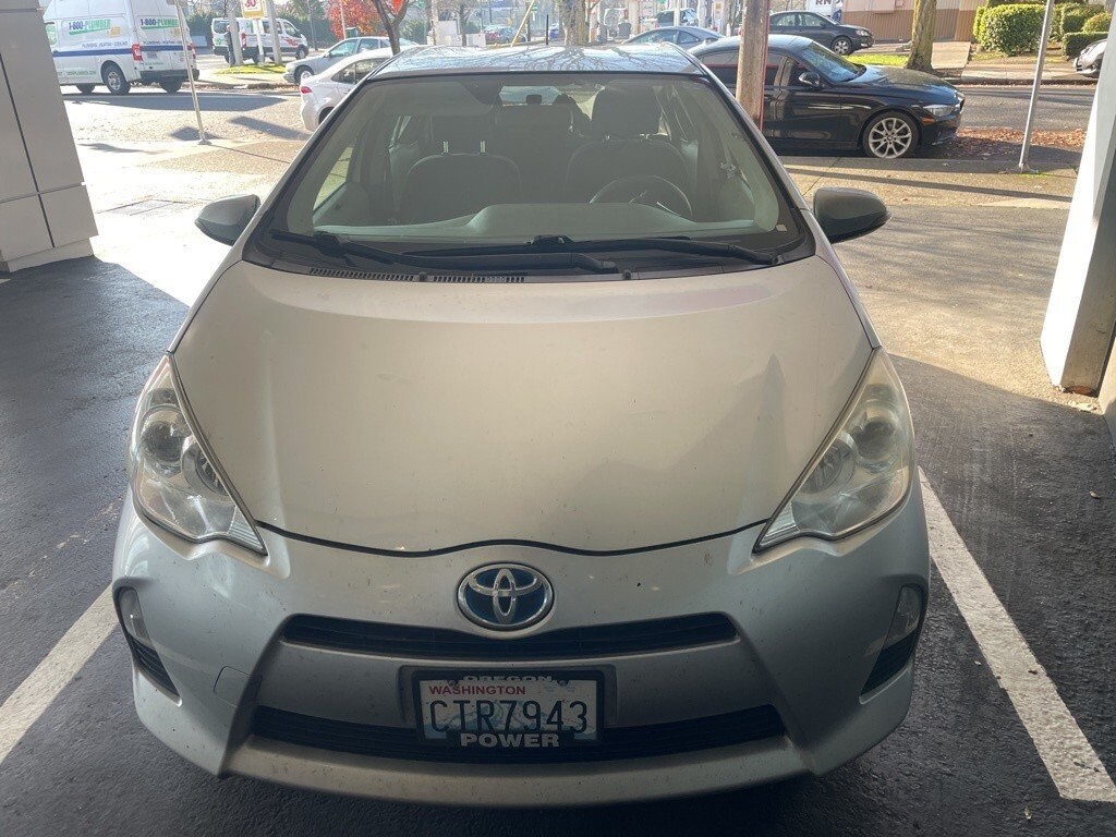 2012 Toyota Prius C Two photo 3