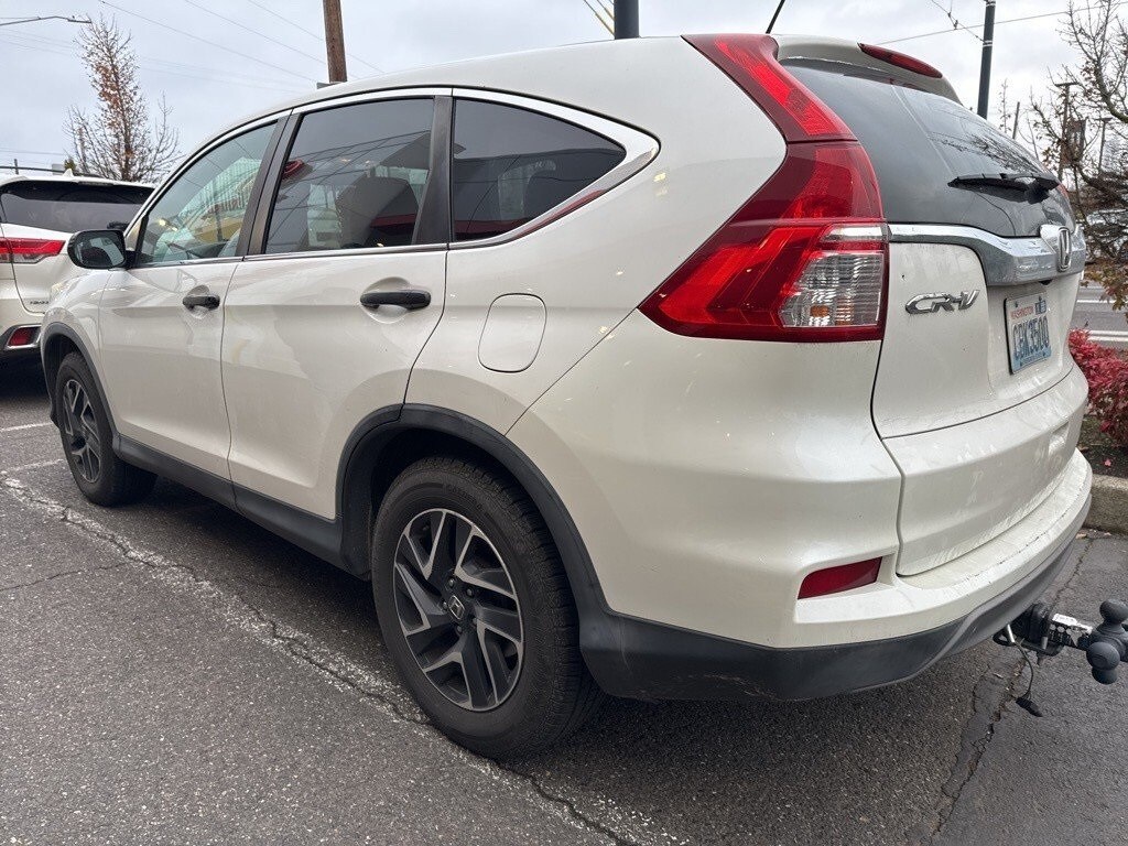 2016 Honda CR-V SE photo 2