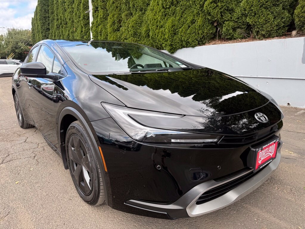 Used 2024 Toyota Prius Prime SE Hatchback