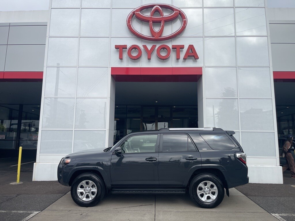 2024 Toyota 4Runner SR5 Premium photo 2
