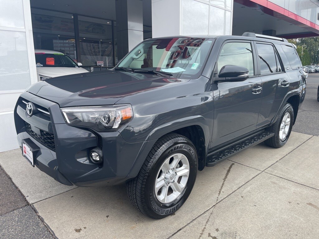 2024 Toyota 4Runner SR5 Premium photo 3