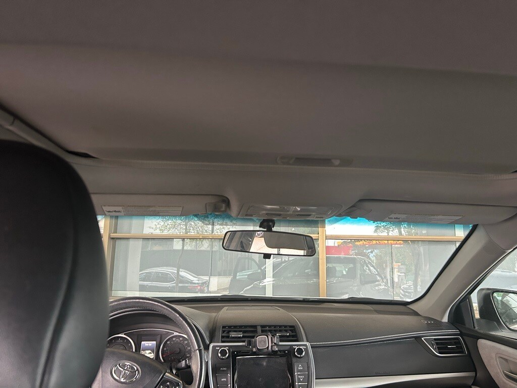 2016 Toyota Camry XSE photo 2