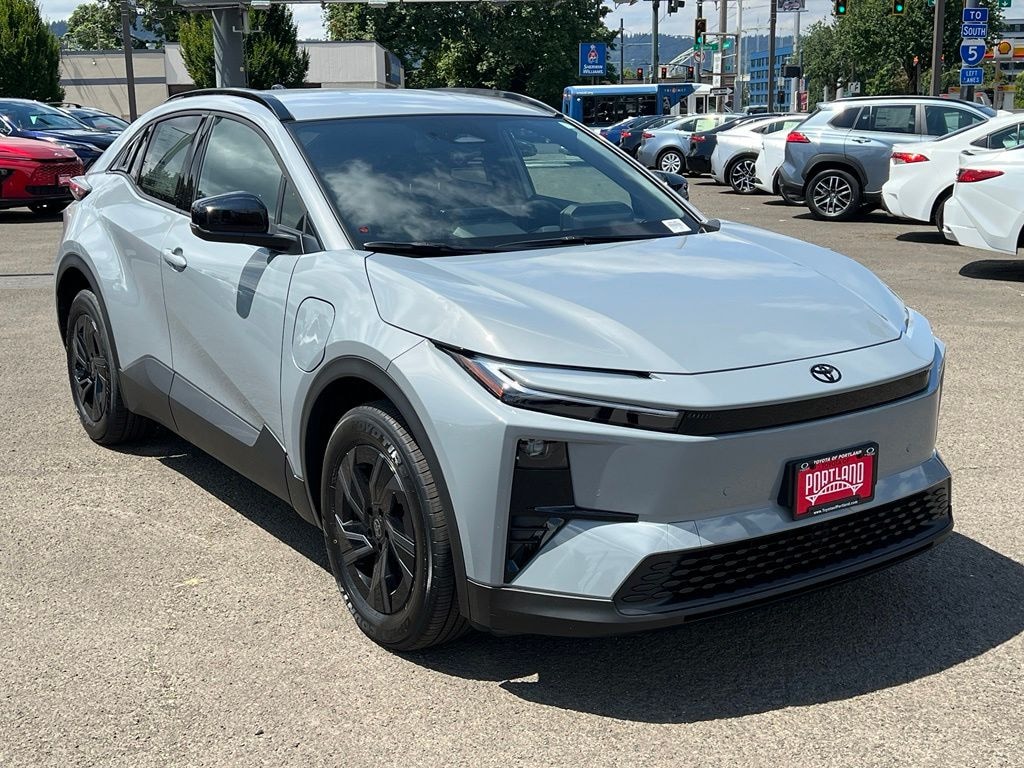 New 2026 Toyota C-HR SE SE AWD