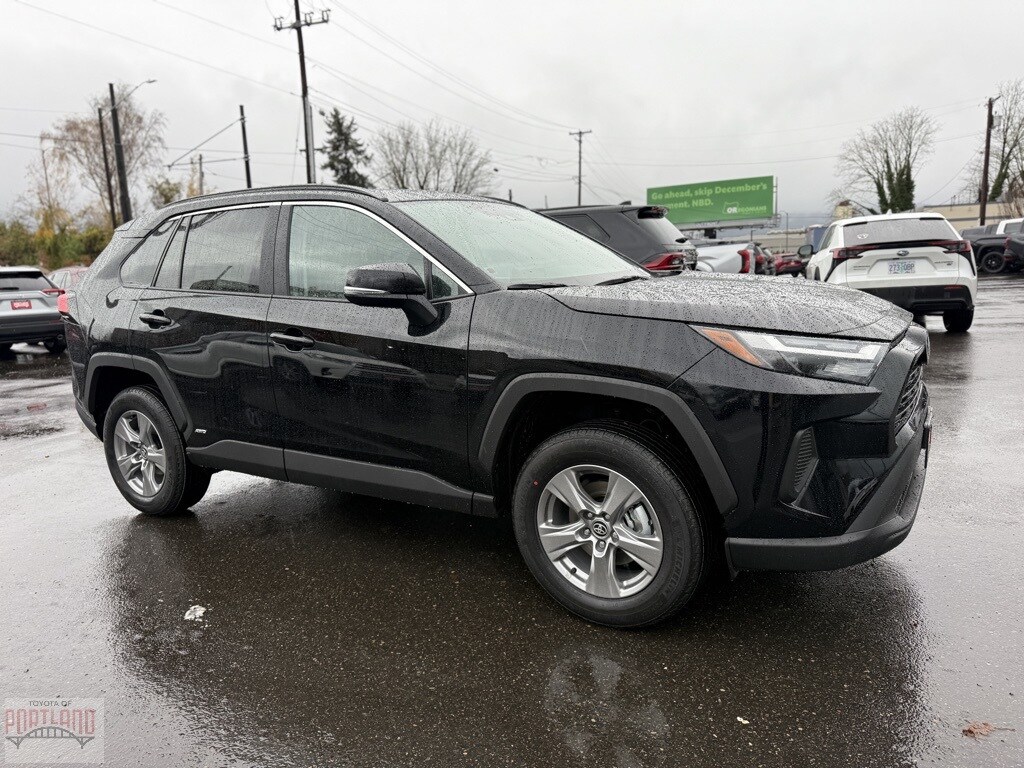 New 2025 Toyota RAV4 Hybrid XLE XLE AWD SUV