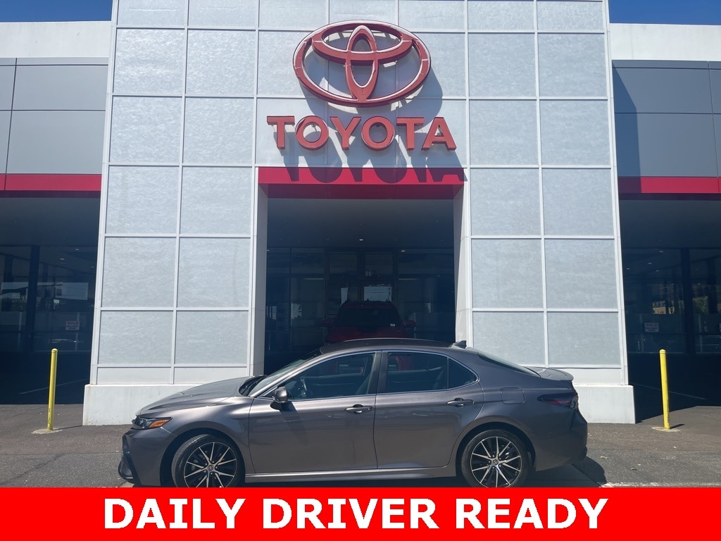 Used 2022 Toyota Camry SE Sedan